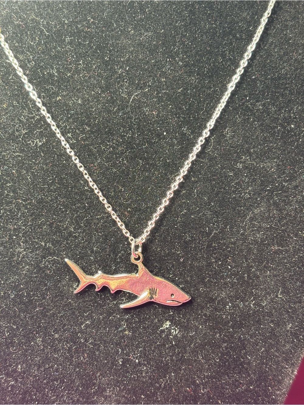 New Silver Shark Pendant Necklace - Picture 2 of 6